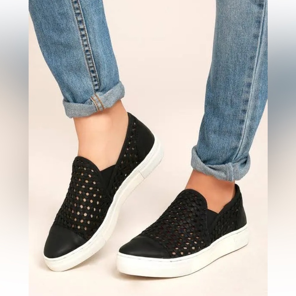 Seychelles Women’s Black Leather Crochet Perforated Slip-On Sneakers Size 8.5 US